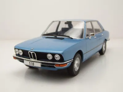 Produktbild von MCG 18541 BMW 5er E12 1973 hellblau 1:18