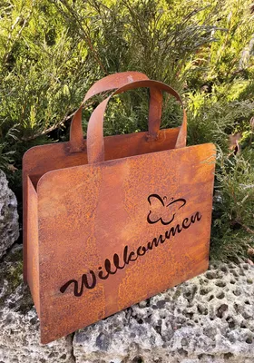 Produktbild von Edelrost Große Handtasche 32x37cm Tasche zum Bepflanzen Willkommen mit Schmetterling Rost Pflanztasche Blumentopf Windlicht Edelrost Gartendeko