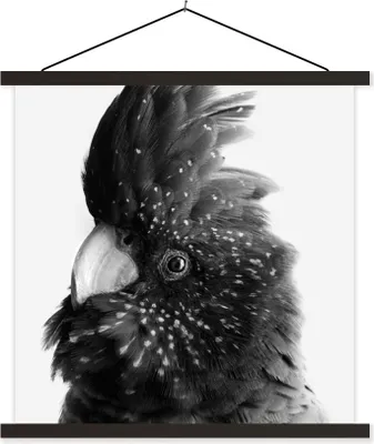 Produktbild von MuchoWow® Textilposter Nahaufnahme eines Kakadus vor einem hellblauen Hintergrund - schwarz und weiß 90x90 cm mit schwarzem Rahmen - Magnetisches