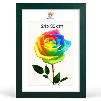 Produktbild von MG Design Bilderrahmen 24 x 30 cm - Fotorahmen mit Grün Holzrahmen (Echtholz) und bruchsicherem Acrylglas, Hoch & Quer zum Aufhängen, zum Aufstellen