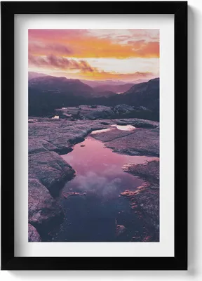 Produktbild von Berglandschaft bei Sonnenuntergang– Wandbild mit Rahmen – Gerahmtes Bild  – Wanddekoration – 20x30 cm – Schwarz