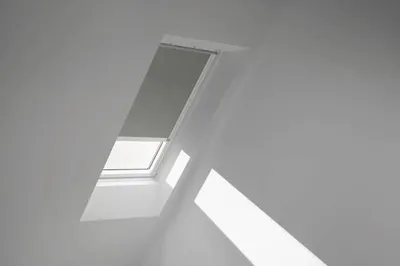 Obrázek produktu pro Zatemňovací roleta na střešní okno VELUX elektrická DML MK04 4575KWL zelená