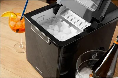Image de SENCOR SIM 3000BK Machine à glaçons, produit jusqu'à 12 kg de glaçons par jour, panneau LED avec indicateurs, 2 tailles de glaçons, capacité du réservoir d'eau : 1,9 l, réfrigérant : R600a, puissance : 105 W