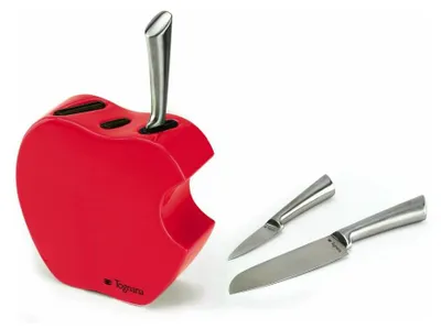 Produktbild von 3tlg. Messerblock aus Keramik, im Look eines roten, angebissenen Apfels, bestückt mit je einem Kochmesser, Allzweckmesser und Gemüsemesser von TOGNANA