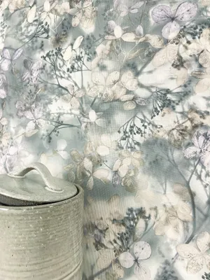 Produktbild von NEWROOM Tapete Grau Vliestapete Blätter - Mustertapete Floral Hellgrau Creme Blumen Zweige Blumentapete Vintage Blüten