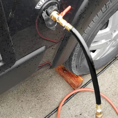 Zdjęcie produktu dla Zestaw do zimowania kampera, adapter do przedmuchiwania z zaworem odcinającym, szybkozłączka sprężarki powietrza, zespół do przedmuchiwania wody, zestaw przeciwzamrożeniowy do kampera, przyczepy kempingowej, łodzi