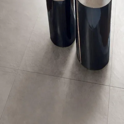 Imagen del producto de CASA39: Gres porcelánico con efecto cemento, 40x80 cm, marca Gardenia Ariana