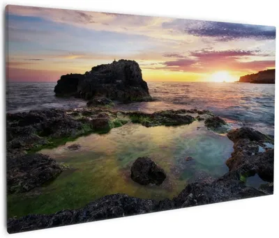 Produktbild von Wallario Premium Leinwandbild Felsige Küste bei Sonnenuntergang in Größe 60 x 90 cm