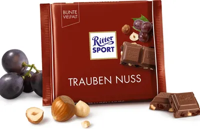 Produktbild von Ritter Sport Trauben Nuß mit knackigen Haselnussstücken 100g