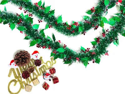 Produktbild von Weihnachtsgirlande Lametta mit Beeren und Blättern 8cm x 2m grün