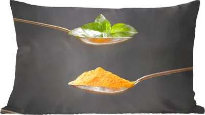 Produktbild von MuchoWow® Zierkissen Sofakissen Wohnzimmer Dekokissen 50x30 cm Kräuter - Löffel - Gewürze - Schwarz - Italienisch - Wohnzimmerdekoration - Polster mit Photo
