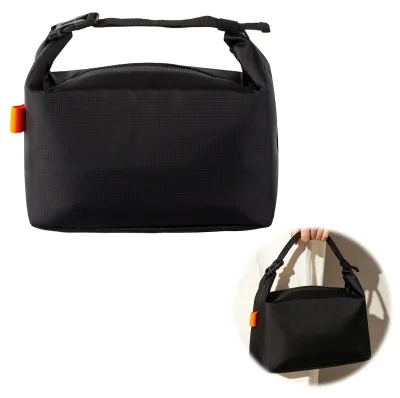 Produktbild von Isolierte Lunchtasche - 8L Fassungsvermögen und auslaufsicher - Für Arbeit Schule und Picknick - Schwarz