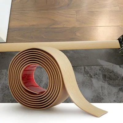 Immagine prodotto di Battiscopa in PVC effetto legno bianco, 5 cm - Rivestimento per pavimenti in PVC laminato - Striscia distanziatrice autoadesiva per pavimenti