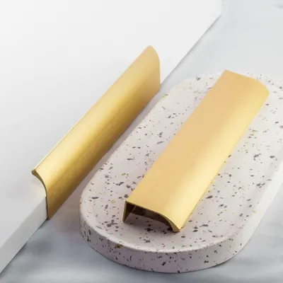 Zdjęcie produktu dla Uchwyt meblowy 160 mm mat krawędziowy złoty loft do mebli szuflad szafek