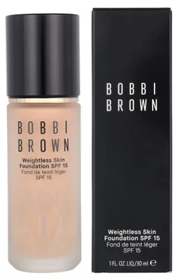 Immagine prodotto di Fondotinta leggero Bobbi Brown, tonalità Ivory, SPF 15