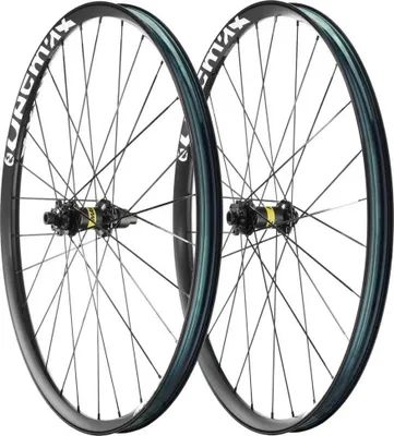Produktbild von Mavic E-deemax 29´´ Boost Cl Disc Tubeless Mtb-laufradsatz Silber 15 x 110 / 12 x 148 mm / Shimano Micro Spline Silber 15 x 110 / 12 x 148 mm