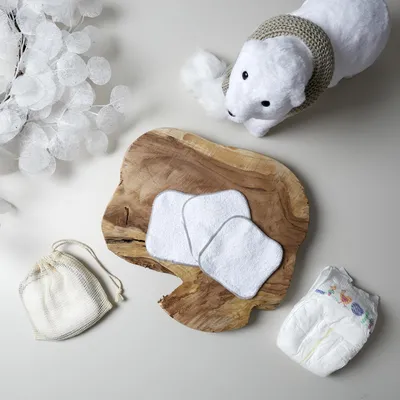 Produktbild von 10 Baby-Baumwollquadrate und 8 Wäschenetze