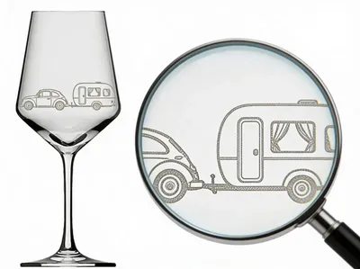 Produktbild von Weinglas 350 ml mit Gravur Camper und Wohnwagen spülmaschinenfest perfekt für Camping und Genuss