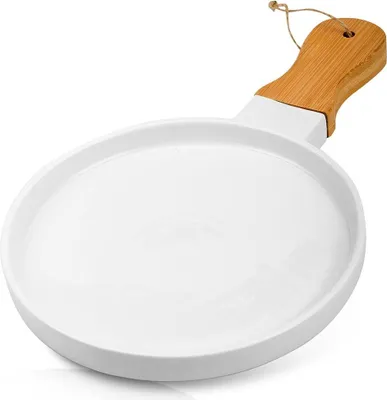 Produktbild von Elegante Servierplatte aus Porzellan und Bambus mit Henkel