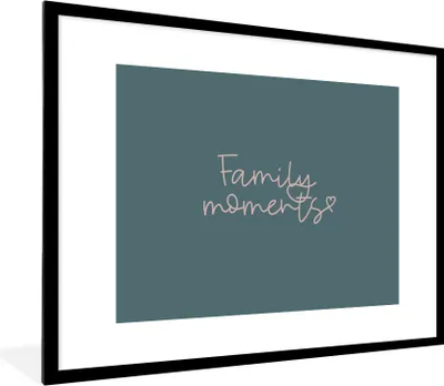 Produktbild von MuchoWow® Gerahmtes Poster Zitate - Familienmomente - Sprichwörter 80x60 cm - Poster mit Schwarzem Bilderrahmen Wandposter Rahmen Foto Bilder - Schlafzimmer-Dekorationen - Fotoposter