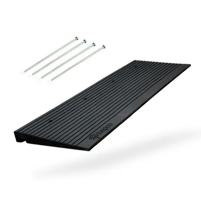 Productafbeelding van Bepco Premium drempelhelling - 100 x 35 x 4,5 cm - gemaakt van gerecycled rubber - met geïntegreerde onderlegschijven en 4 stalen spijkers (verzinkt)