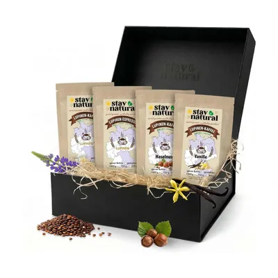 Produktbild von Stay Natural Lupinen Kaffee Probierpaket 4 x 200g – Kaffee Geschenkset mit Lupinen Kaffee, Lupinen Espresso, Haselnuss & Vanille, koffeinfreie Kaffeealternative, vegan & glutenfrei
