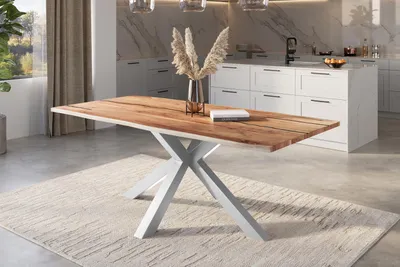 Produktbild von Baumkantentisch Akazie natur mit schwarzen Resin-Adern 220 x 100 cm Spider-Gestell silber POLLY