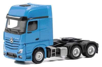 Produktbild von Herpa 317917-002 - 1/87 MB Actros L Gigaspace 3achs (6x4), lichtblau - Neu
