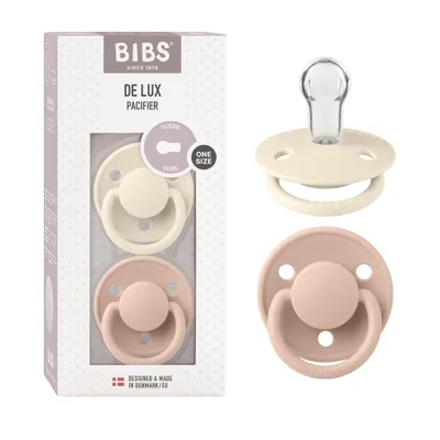 Productafbeelding van BIBS De Lux fopspeen, 2-pack, BPA-vrij, kersenmodel speen. Gemaakt van siliconen, geproduceerd in Denemarken. Universele maat (0-36 maanden), ivoor/roze