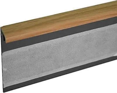 Obrázek produktu pro Kobercová (soklová) lišta TL55 33 dub světlý 2,5 m - Lišta 2500x55x10 mm
