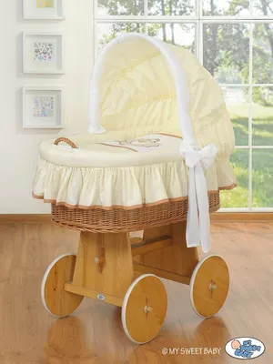 Produktbild von MY SWEET BABY Korb aus Naturfaser mit cremeweißer Bezug und Holzuntergestell