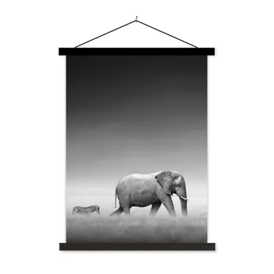 Produktbild von MuchoWow® Textilposter Elefant - Tiere - Landschaft - Schwarz und weiß - Zebra 40x53 cm mit schwarzem Rahmen - Abbildung