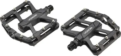 Image de Pédale de vélo de montagne Voxom MTB PE16, noire, en aluminium anodisé, avec axe en acier chromoly (Cr-Mo) et roulements à billes.
