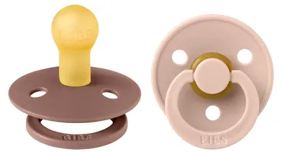 Produktbild von BIBS Colour Schnuller 2er-Pack, BPA-frei, Kirschform Nippel. Naturkautschuk / Latex, Hergestellt in Dänemark. Größe 1 (0-6 Monate), Woodchuck / Blush