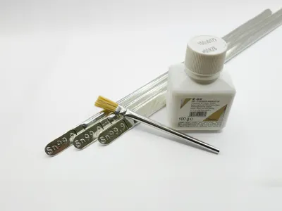 Produktbild von Lötwasser Z-02 für Zinnlote auf Kupfer und Bleiverglasungen, Gewicht: 100 g inkl. gratis Pinsel + 250 g Sn99,9 Dreikantstangen