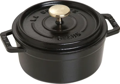 Produktbild von Staub Schmortopf Gusseisen Schwarz Rund 12 cm, mit Selbstbefeuchtungssystem (10% mehr Feuchtigkeit) und Antihaftbeschichtung, zum Schmoren, Anbraten, Backen und Servieren, 1 Stück mit Deckel, für alle Herdarten (inkl. Induktion), Backofen und Spülmaschine, Frankreich