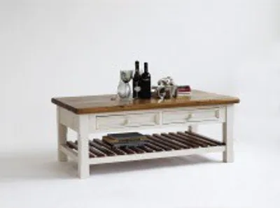 Produktbild von Couchtisch Bodde in Kiefer Massivholz Weiß / Honig