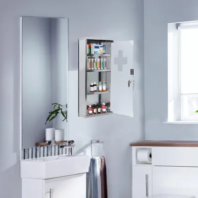 Produktbild von YZNAHRE Medizinschrank Edelstahl 4 Fächer Medikamenten Aufbewahrung  30x12x57,5cm Apothekerschrank Hängend mit Glas Tür and 2 Schlüssel Abschließbar Medikamentenschrank Arzneischrank, Silber