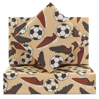 Productafbeelding van Omgoods- Voetbal Cadeaupapier 50 x 70 cm - Inpakpapier Verjaardag - Inpakpapier Sport - Inpakpapier Jongens - Inpakpapier Vakantie - Perfect voor Voetballers