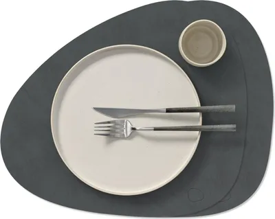 Produktbild von LIND DNA Tischsets Nupo - Leder - Anthrazit - Curved - 44 x 37 cm - 2 Stück