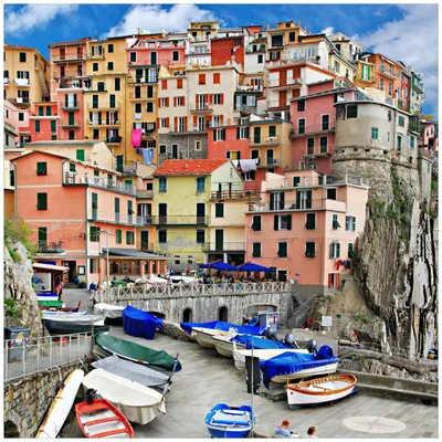Produktbild von Wallario Sticker / Aufkleber für Kühlschrank / Geschirrspüler / Küchenschränke, selbstklebende Folie - 60 x 60 cm, Motiv: Bunter Hafen in Italien