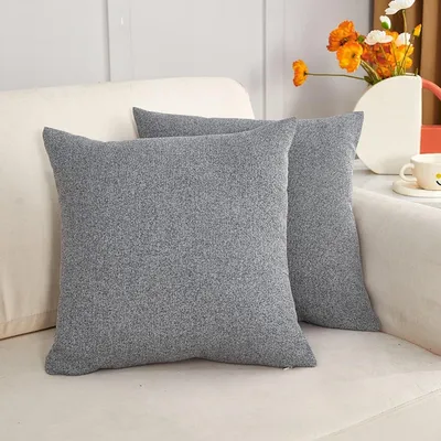 Image de Lot de 2 housses de coussin grises de 45 x 45 cm pour la décoration de Noël