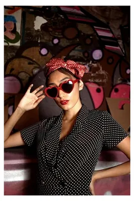 Produktbild von Trendige 90er Jahre Polarisiert Herz Sonnenbrille für Damen und Herren - Retro Herzform Brille für Partys und Freizeit