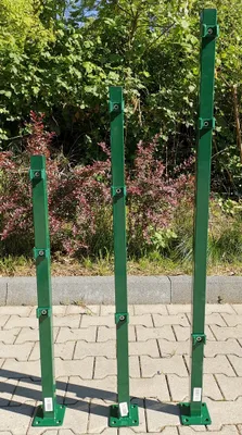 Produktbild von Pfosten 90 cm mit Montageplatte bzw. Fuß für Stab- u. Doppelstabmatte grün (RAL 6005)