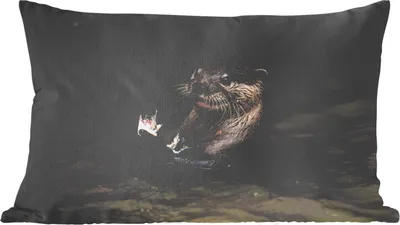 Produktbild von MuchoWow® Zierkissen Sofakissen Wohnzimmer Dekokissen 50x30 cm Otter mit Futter im Wasser - Wohnzimmerdekoration - Polster mit Photo