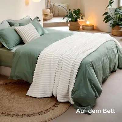 Productafbeelding van Dekbed, zacht en wollig - kleur: wolwit, afmetingen: 240 x 220 cm