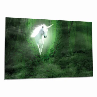 Produktbild von Wallario Herdabdeckplatte aus Glas, Größe 80 x 52 cm 1-teilig, Motiv Weißes Einhorn im grünen Wald