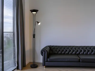 Produktbild von LED Deckenfluter Schwarz, große Stehlampe mit Leselampe für Wohnzimmer Ecke
