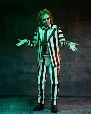 Produktbild von Beetlejuice Beetlejuice Actionfigur 7 Scale Ultimate Striped Suit Beetlejuice 18 cm