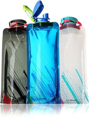 Produktbild von Ibenzoa® Faltbare Trinkflasche mit Karabiner – 3er Set, 700 ml, BPA‑frei, spülmaschinenfest, wasserdicht, schwarz/blau/weiß für Camping & Outdoor